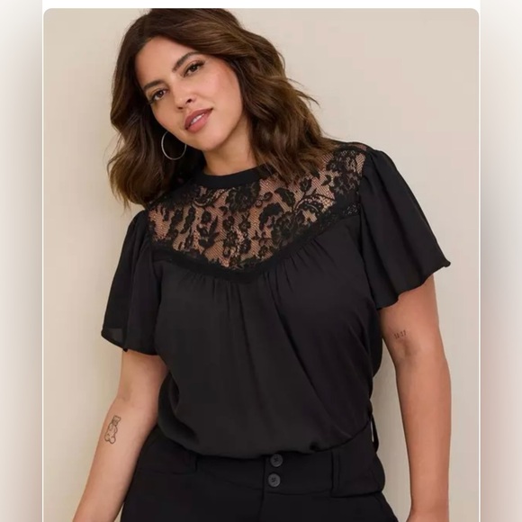 NWT - Torrid Lace Flutter Sleeve Top - 1X - Picture 1 of 7